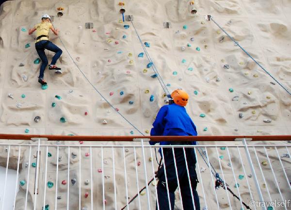 Отдых с детьми в круизе NCL Epic развлечения на лайнере