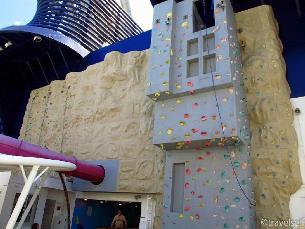 Отдых с детьми в круизе NCL Epic развлечения на лайнере