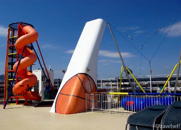 Отдых с детьми в круизе NCL Epic развлечения на лайнере