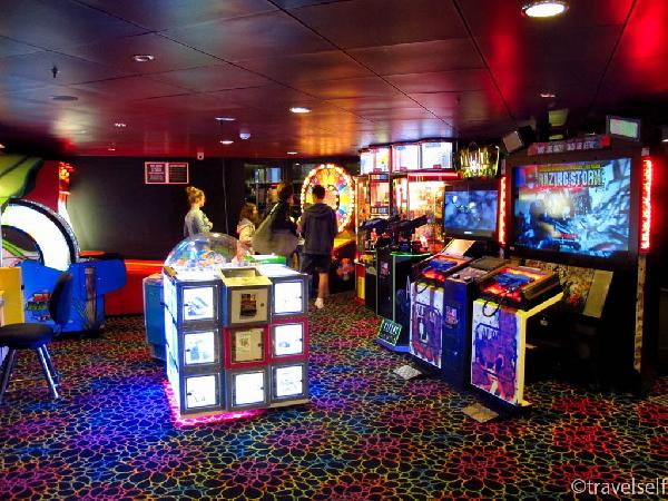 Отдых с детьми в круизе NCL Epic развлечения на лайнере