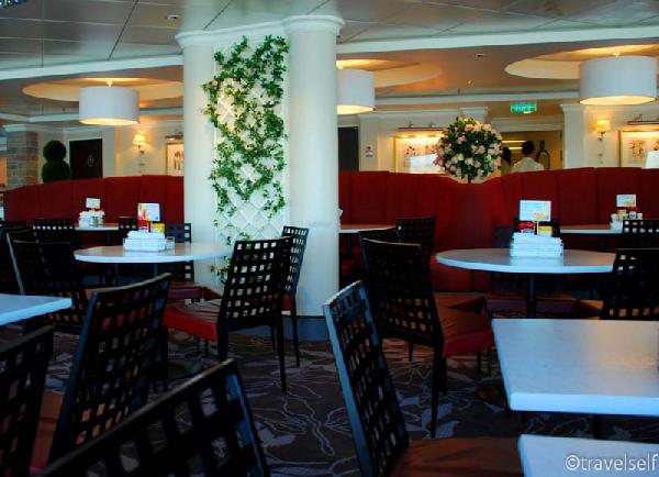 Ресторани бари харчування на лайнері "NCL Epic"