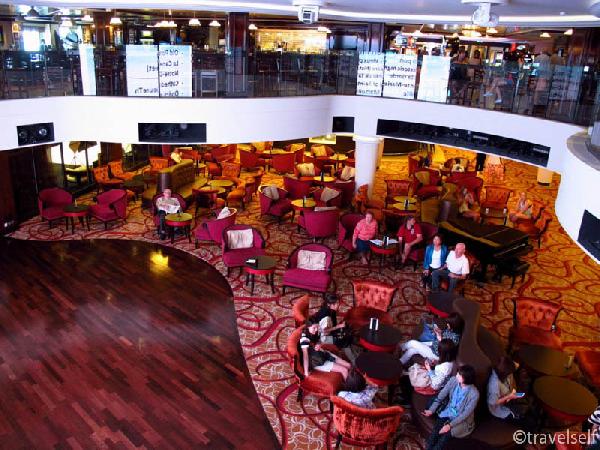 Ресторани бари харчування на лайнері "NCL Epic"