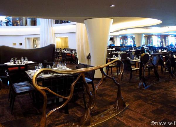 Ресторани бари харчування на лайнері "NCL Epic"