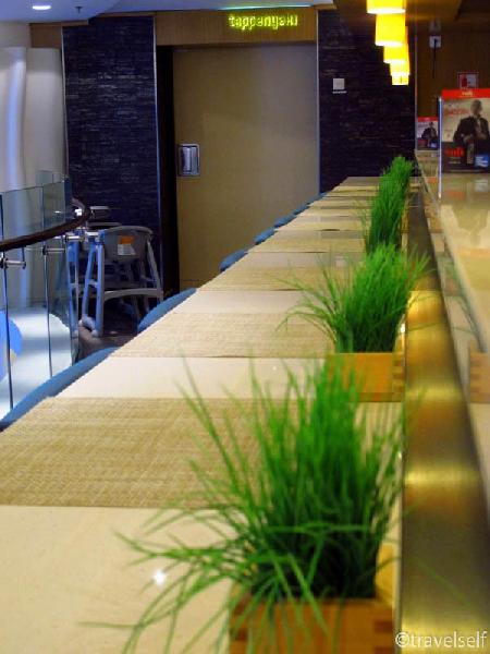 Ресторани бари харчування на лайнері "NCL Epic"