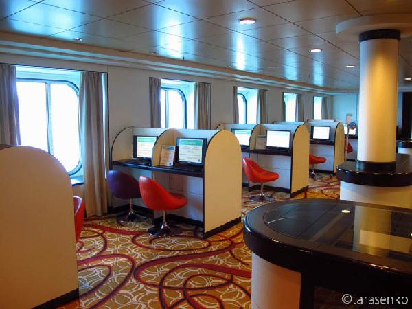 liner NCL Epic sea cruise description of what to do on the liner