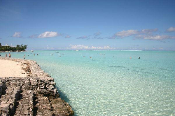 Бора-Бора &ndash; дивне місце серед Тихого океану.