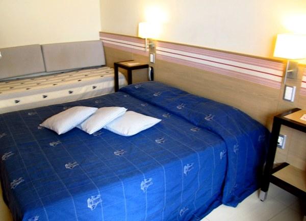 Номер готель для відпочинку з дітьми Esperides Beach 4* (Родос, Греція)