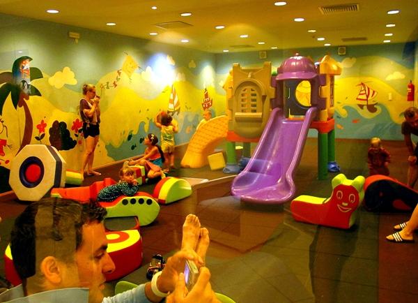 Готель для відпочинку з дітьми Esperides Beach 4* (Родос, Греція) дитяча кімната